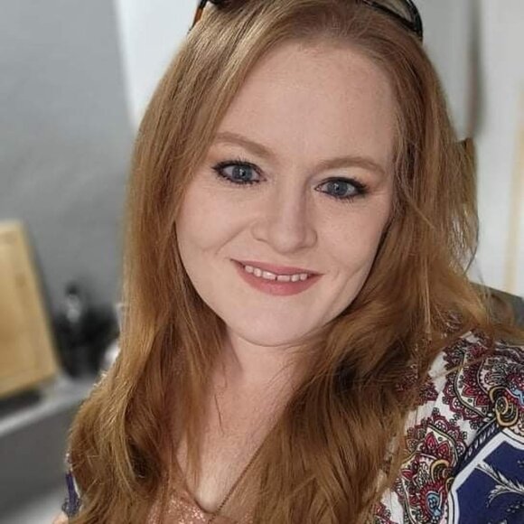 Meet your Posher, Julie - Picture 2 of 16